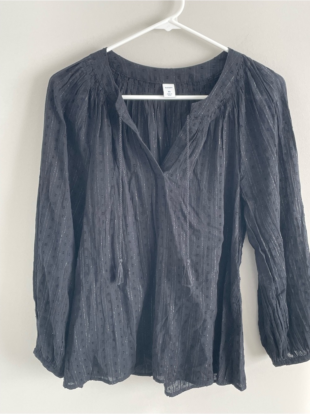 Old Navy Women's Long-Sleeve Peasant Tunic with Tie Neck - Black and Silver